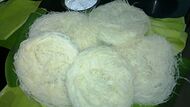 A bunch of nest-like threaded food having whitish color