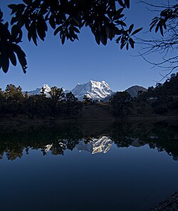 Deoria Tal Chandrashila Chaukamba reflection.jpg