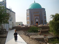 Shrine of Makhdoom Bilawal shaheed.JPG