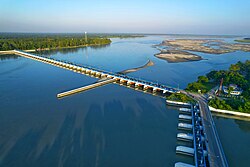 Teesta Barrage Bangladesh.jpg