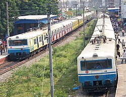 MMTS train at Khairatabad.JPG
