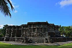 Profile of Kedareshwara Temple in Halebidu1.jpg
