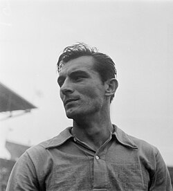 Branko Zebec in 1953 playing for CF Barcelona in a friendly match