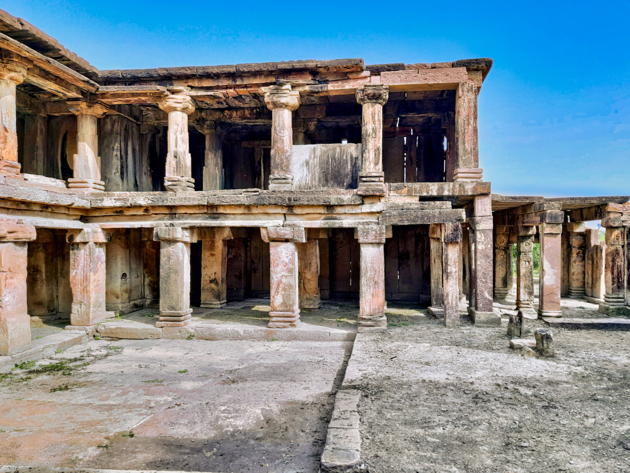 File:0111721 Terahi Hindu monastery and temples, Madhya Pradesh 077.jpg