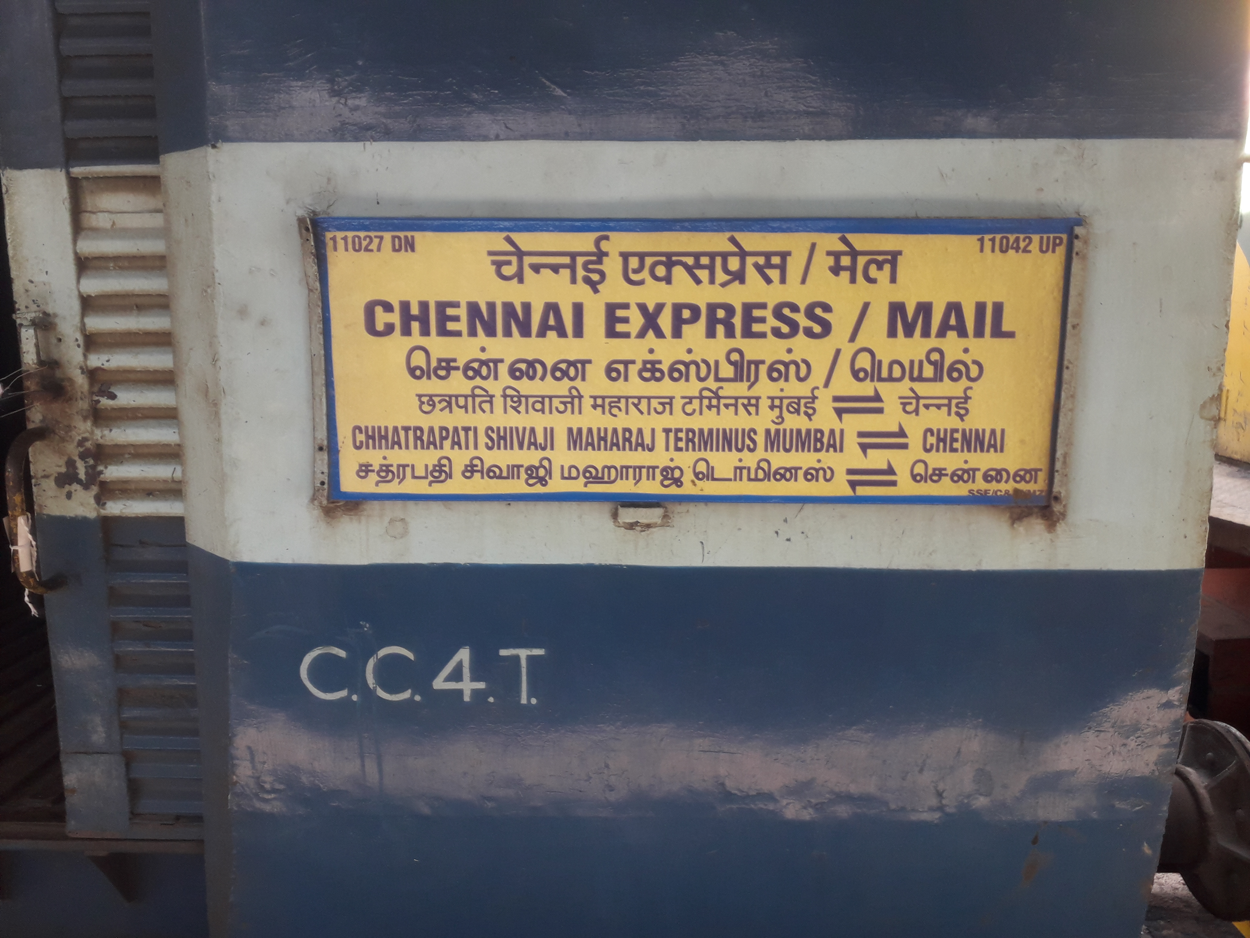 11042 Chennai Central Mumbai CSMT Express - Train Board.jpg
