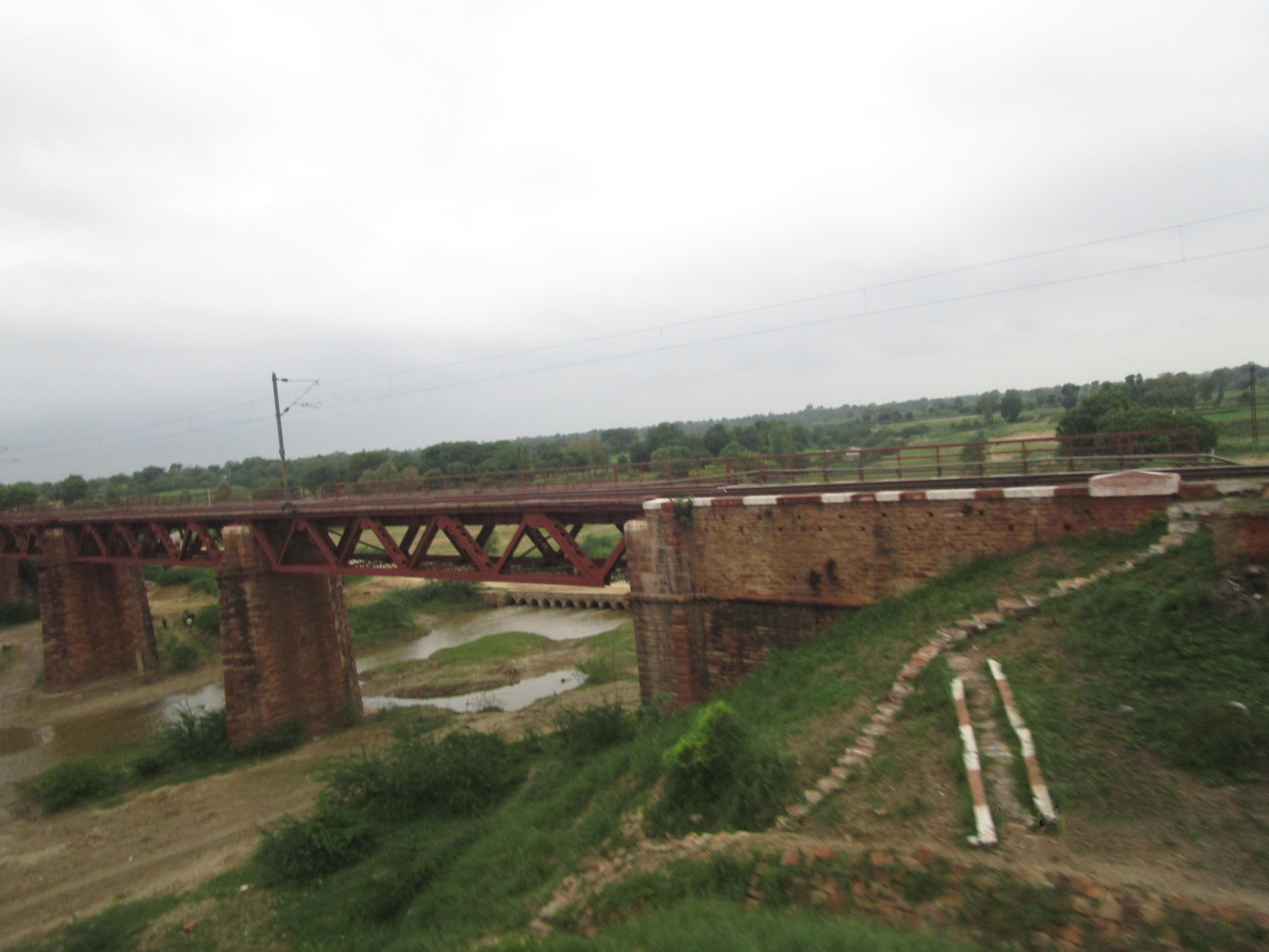 A river at Bisahara, Kheragarh, Uttar pradesh.jpg