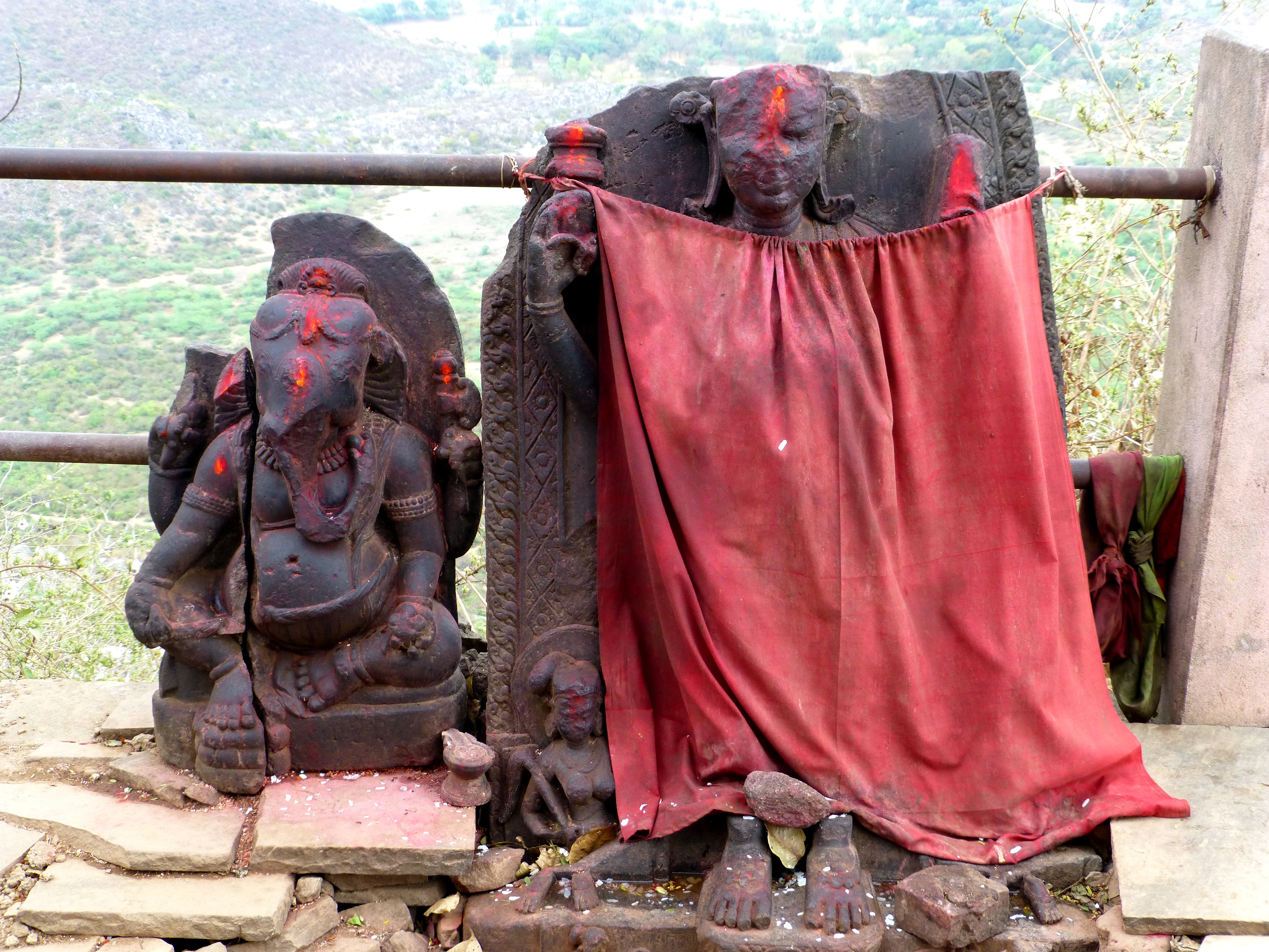 Fragments of statues.
