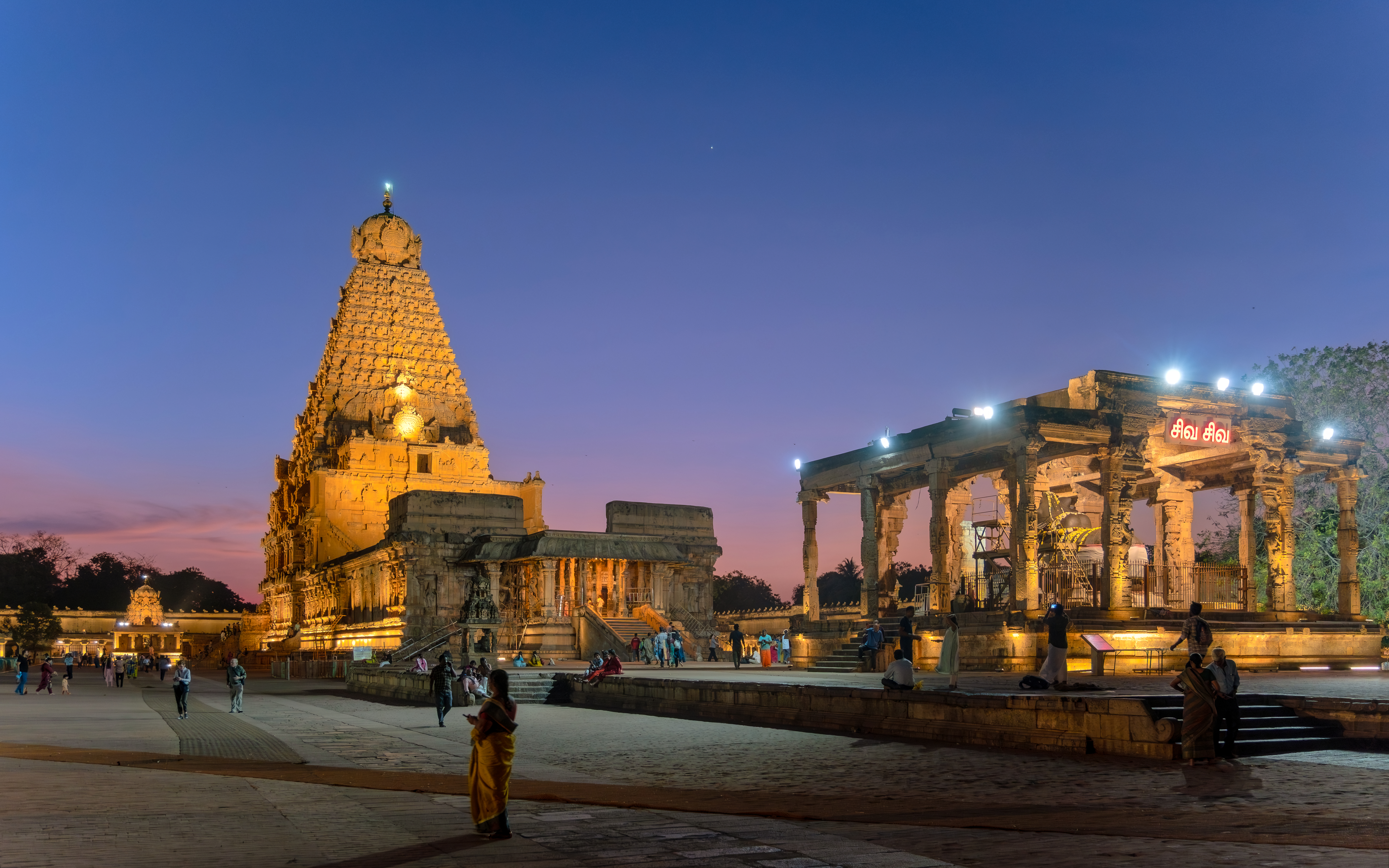 Brihadisvara Temple, built by Chola emperor Rajaraja I between 1003 and 1010 CE