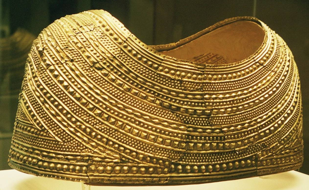 Room 51 – Mold gold cape, North Wales, Bronze Age, c. 1900–1600 BC
