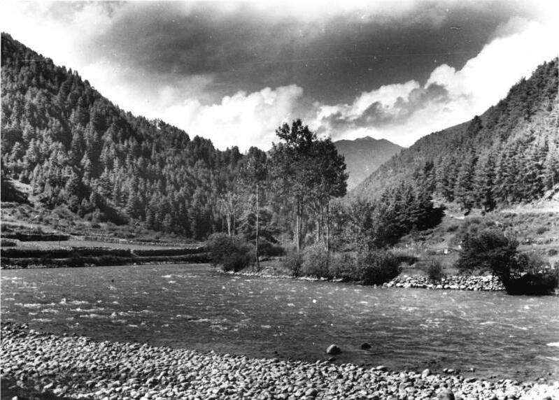File:Bundesarchiv Bild 135-S-06-03-16, Tibetexpedition, Landschaftsaufnahme, Chumbital.jpg