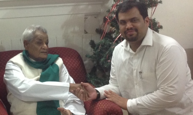 Cap (Retd.) Jai Narain Nishad with Dr Harikumar Pallathadka.JPG