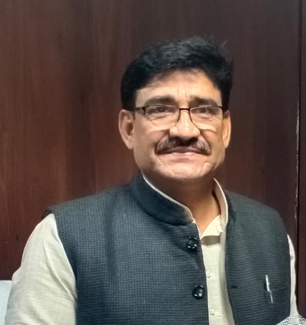 Dr Khanu Khan Budhwali.jpg