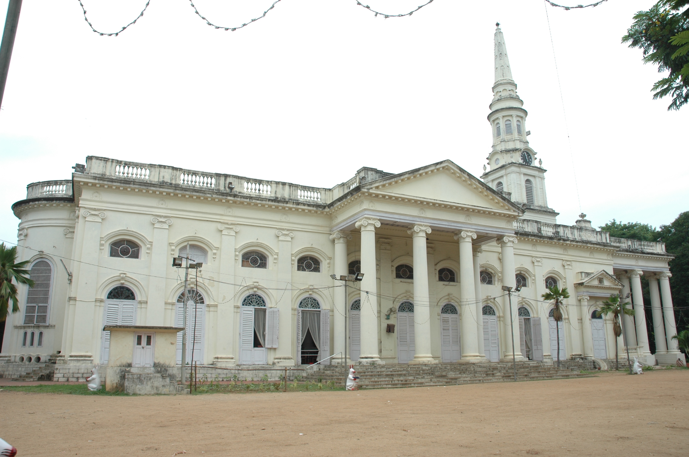 Church of South India Cathedral of St. George, Chennai is an example of the Neoclassical style.[189]