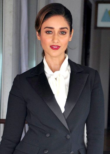 File:Ileana D'Cruz at 'Baadshaho' media meet.jpg