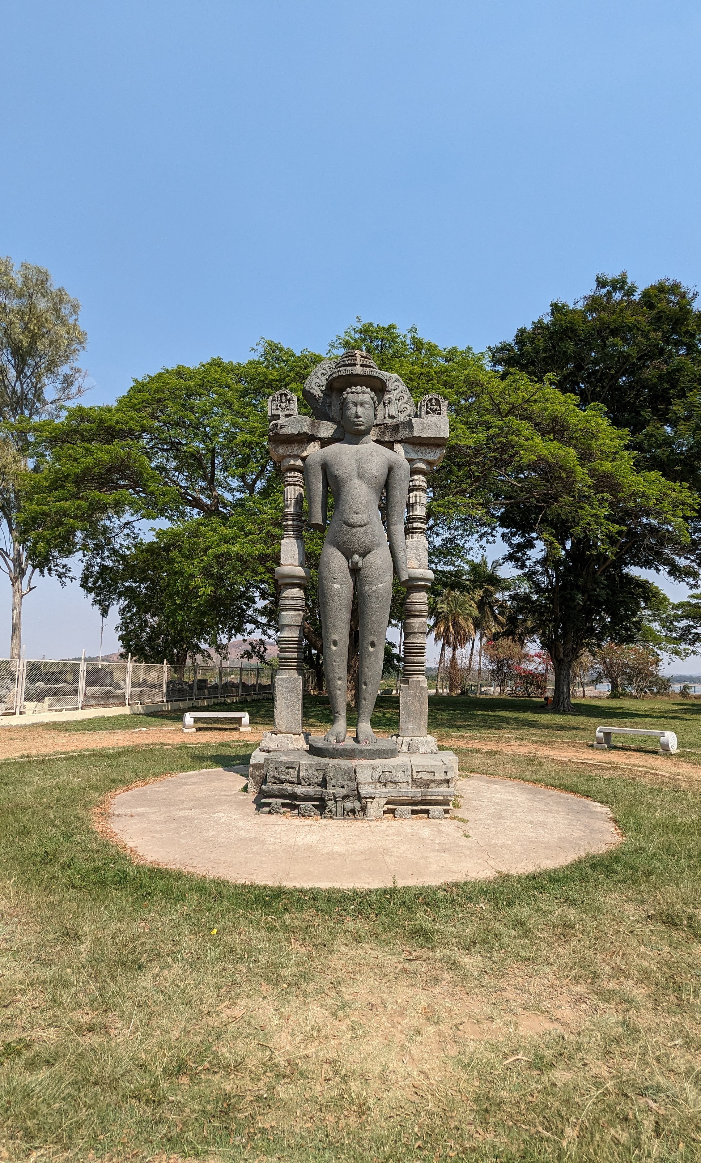 File:Jain Statue, Dwarasamudra 20240308 085159843.jpg