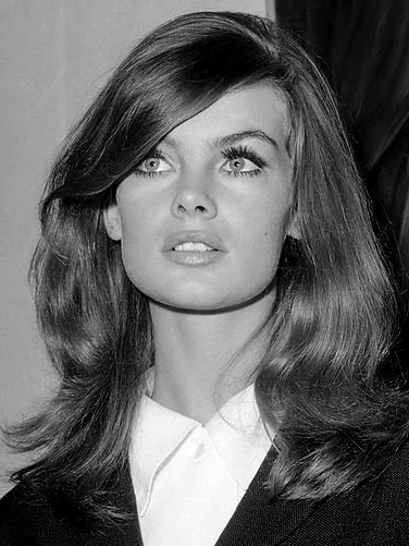 Jean Shrimpton (1965) 2.jpg