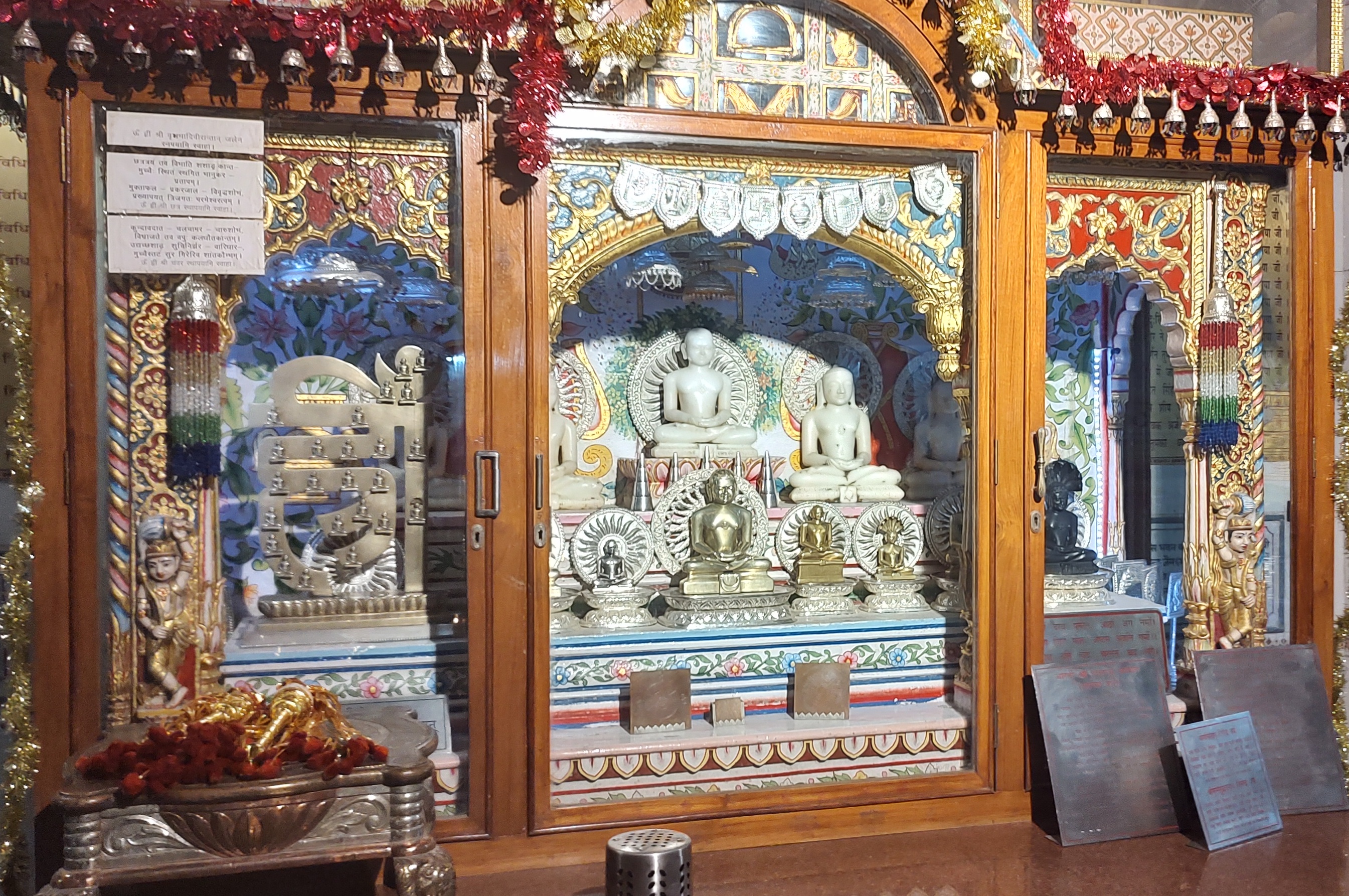 Jharsa Jain temple