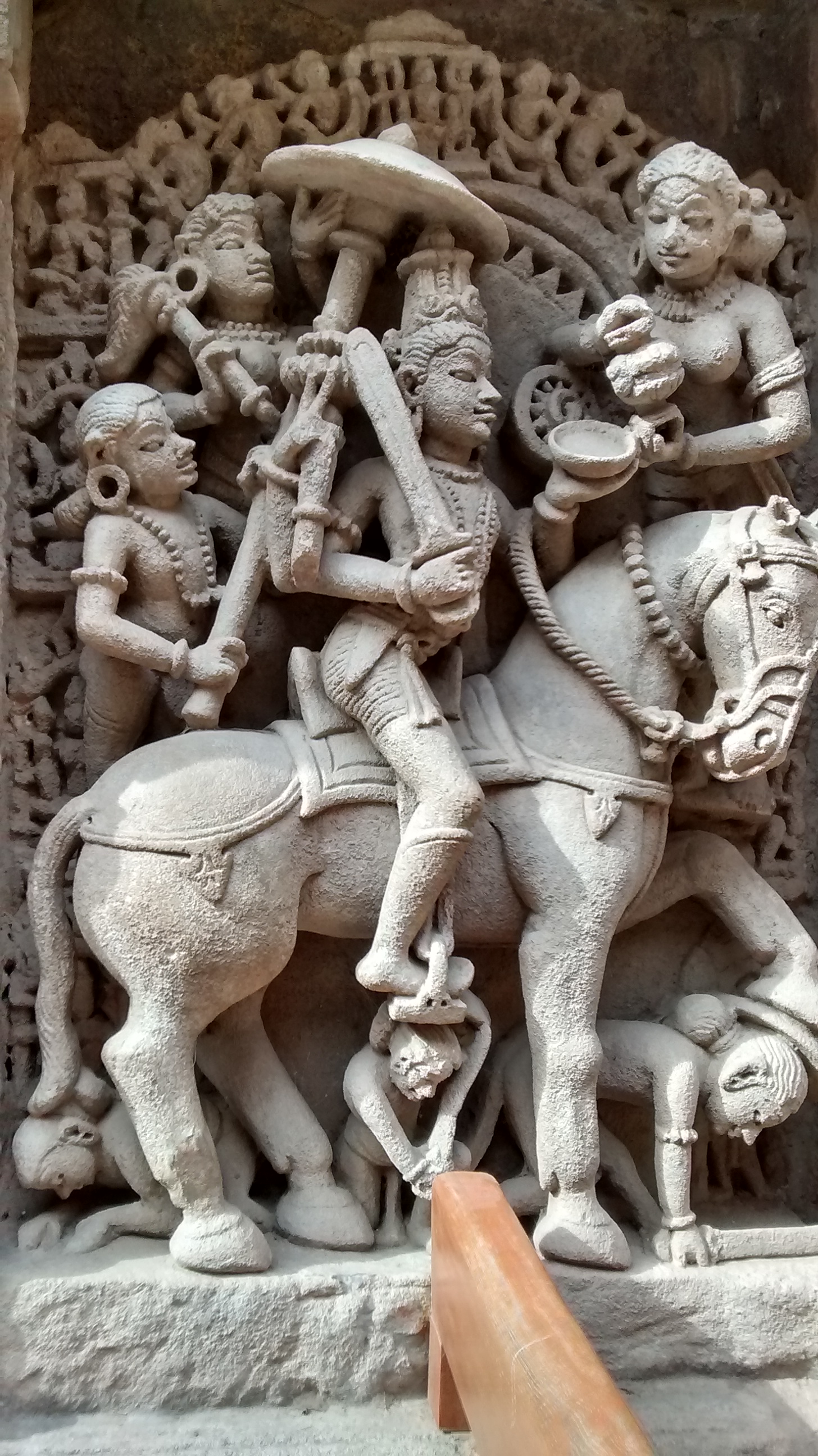 Kalki avatar idol in rani ki vav patan.jpg