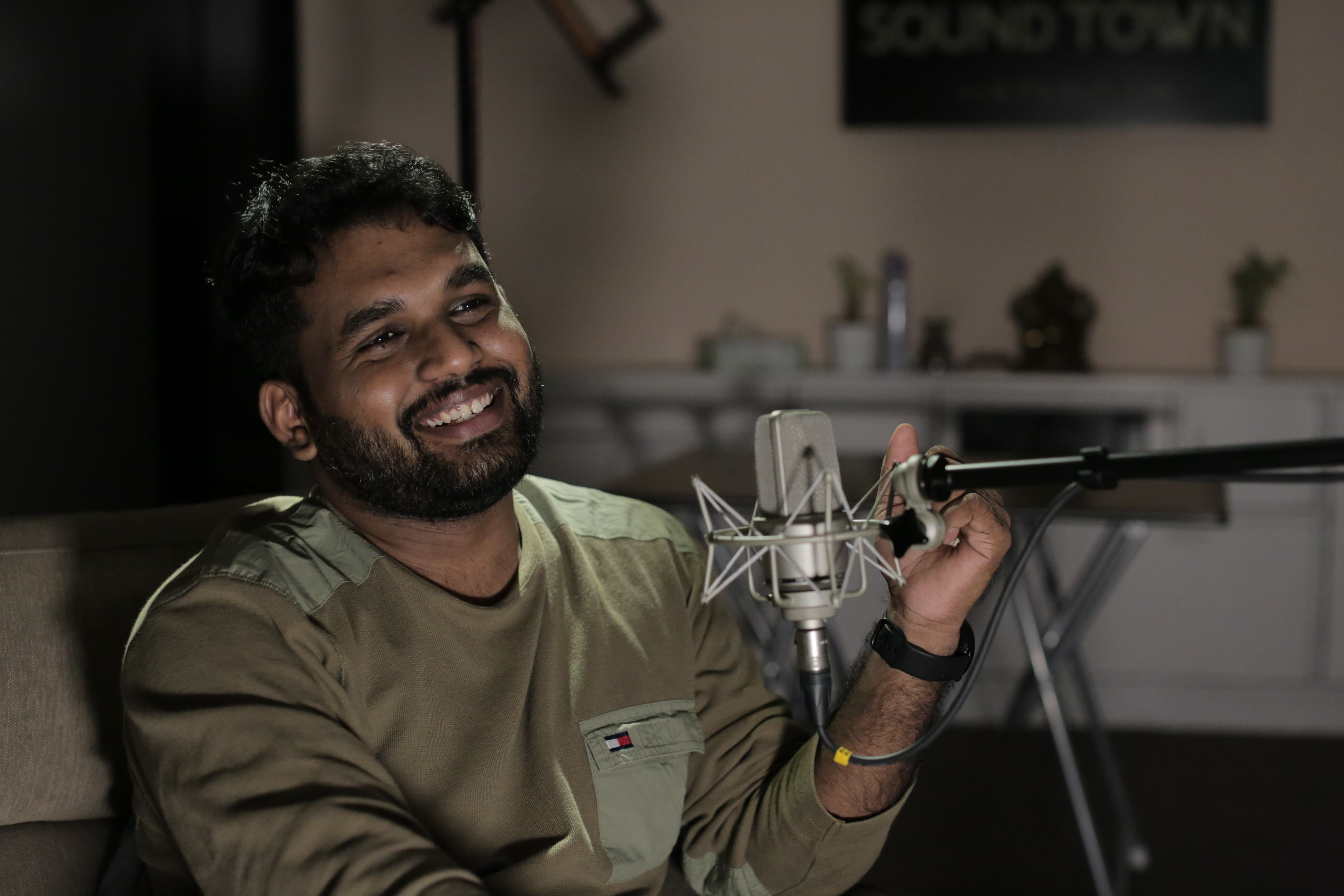 File:Kapil Kapilan Singer.jpg