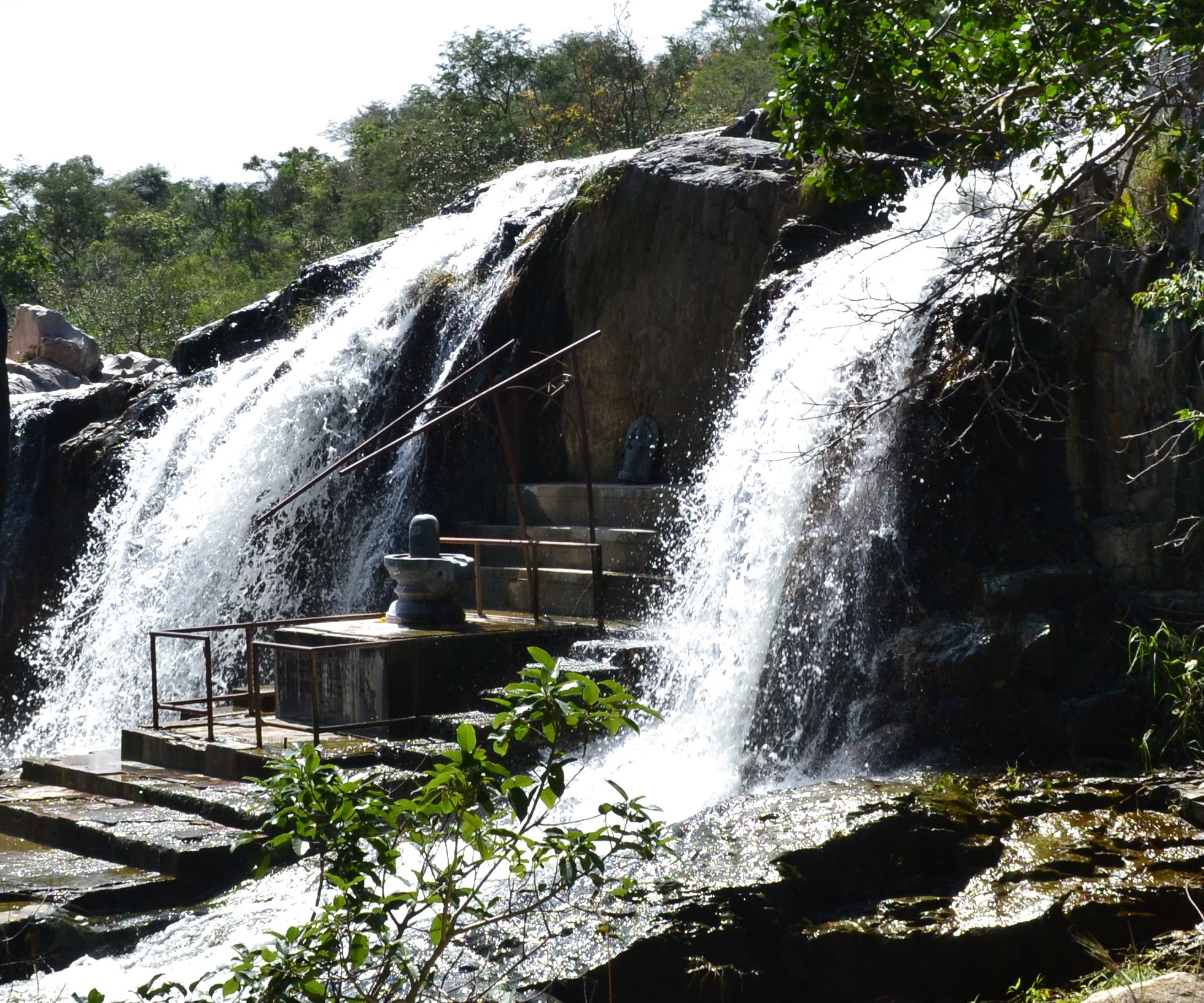 Kigal falls.jpg