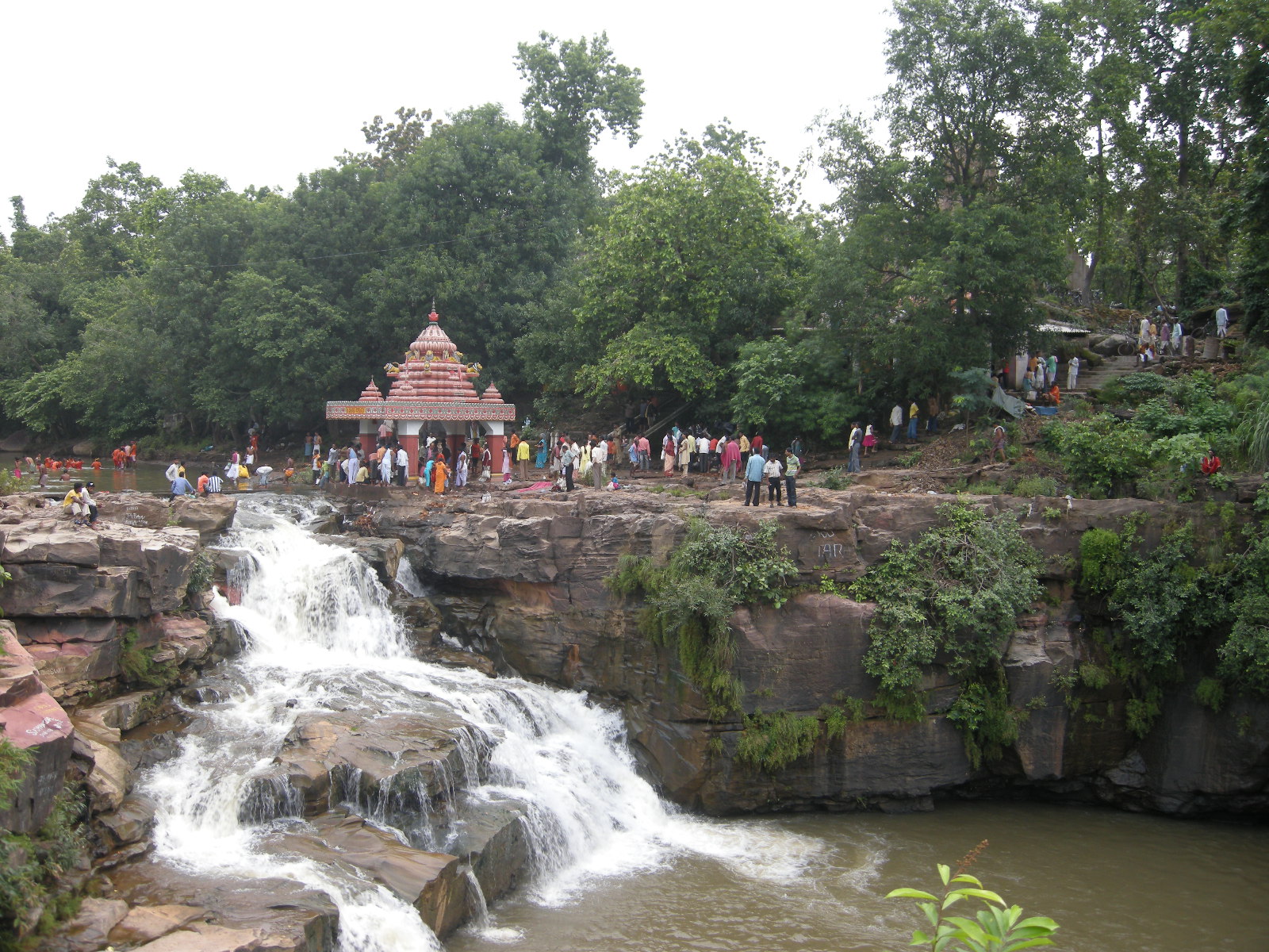 Koilighugar waterfall.jpg