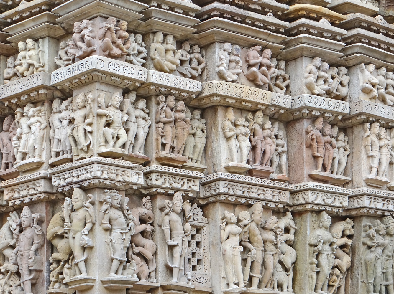 Parshvanatha temple carvings