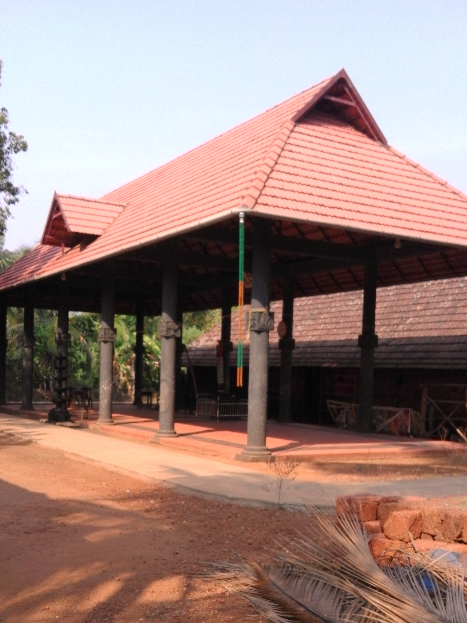 Shiva temple in Moonniyoor