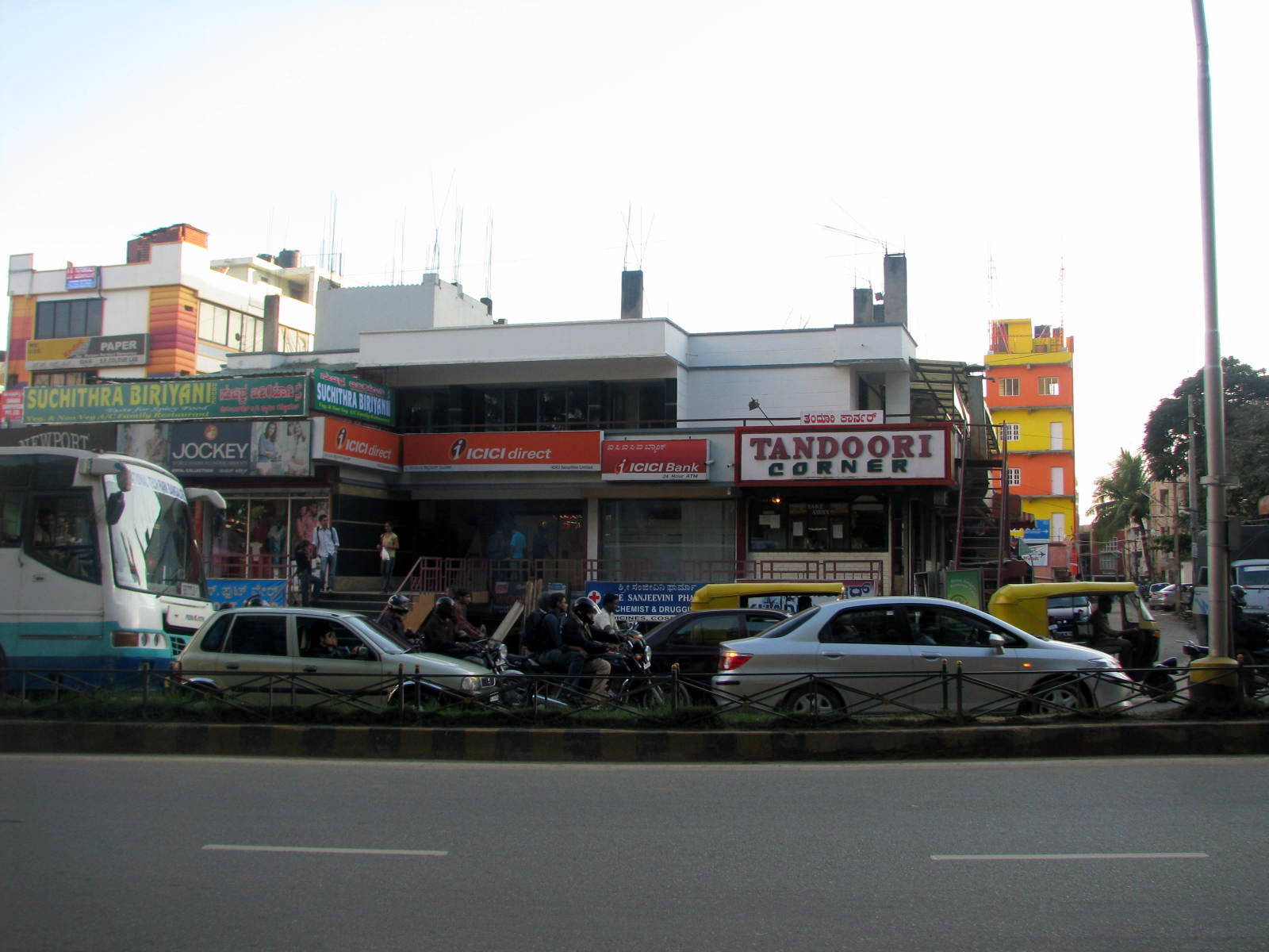 Old Airport Road, Tandoori corner
