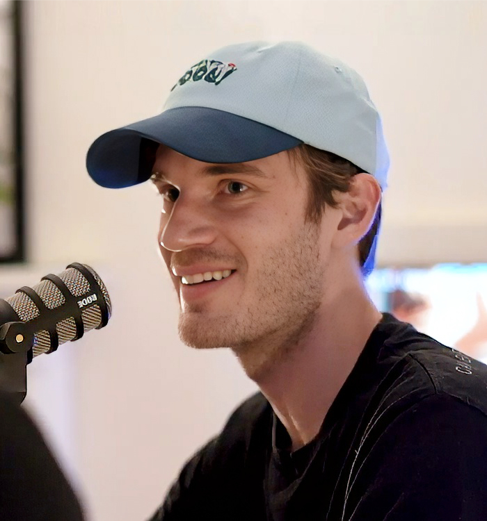 Pewdiepie head shot.jpg