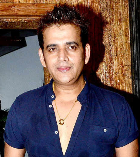 Ravi Kishan celebrates his 44th birthday.jpg