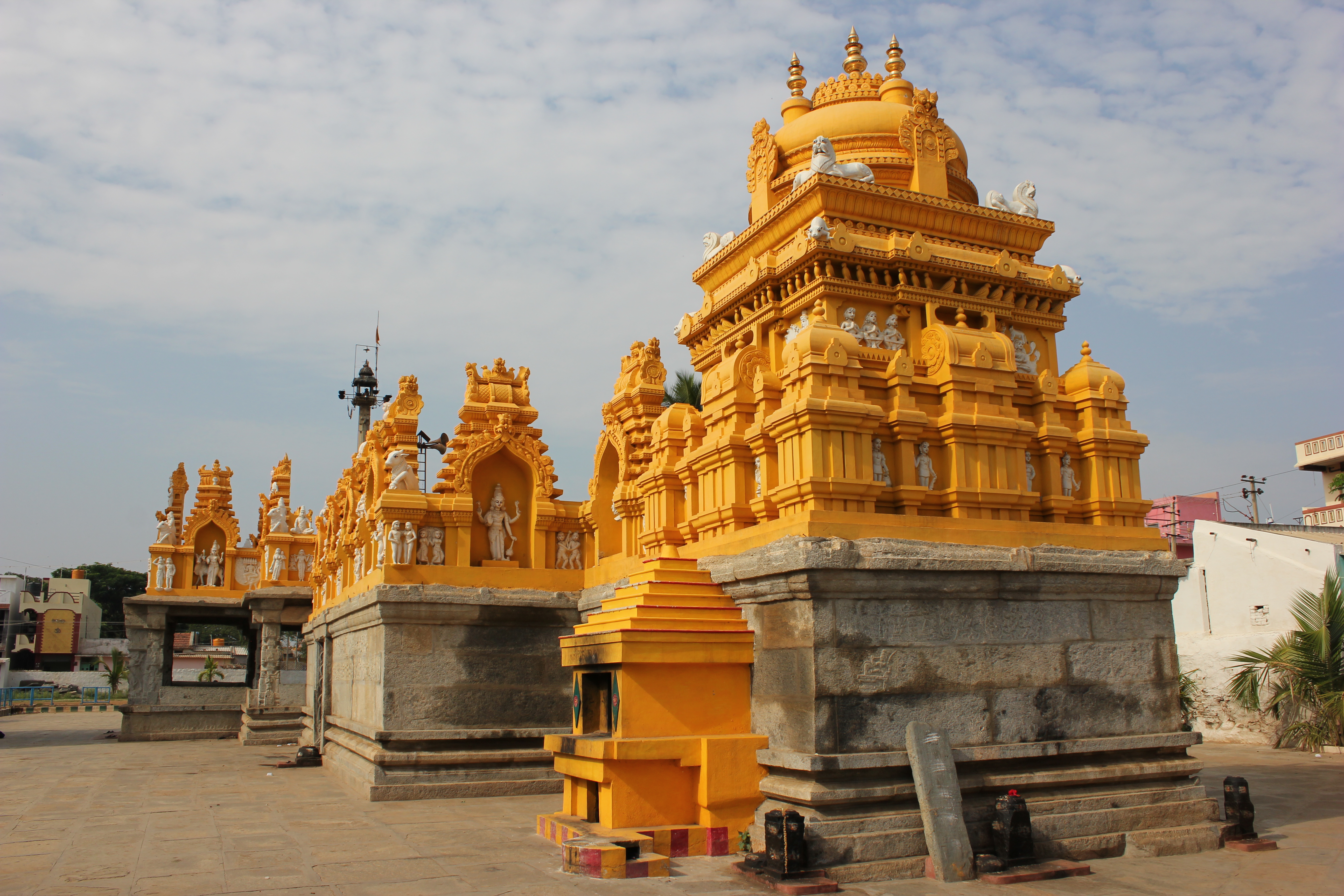 Ornate Dravidian style shikhara (superstructure over shrine) and sala roofs over mantapa walls in the Teru Malleshvara temple at Hiriyur