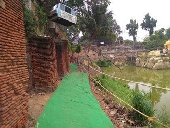 The path around the temple