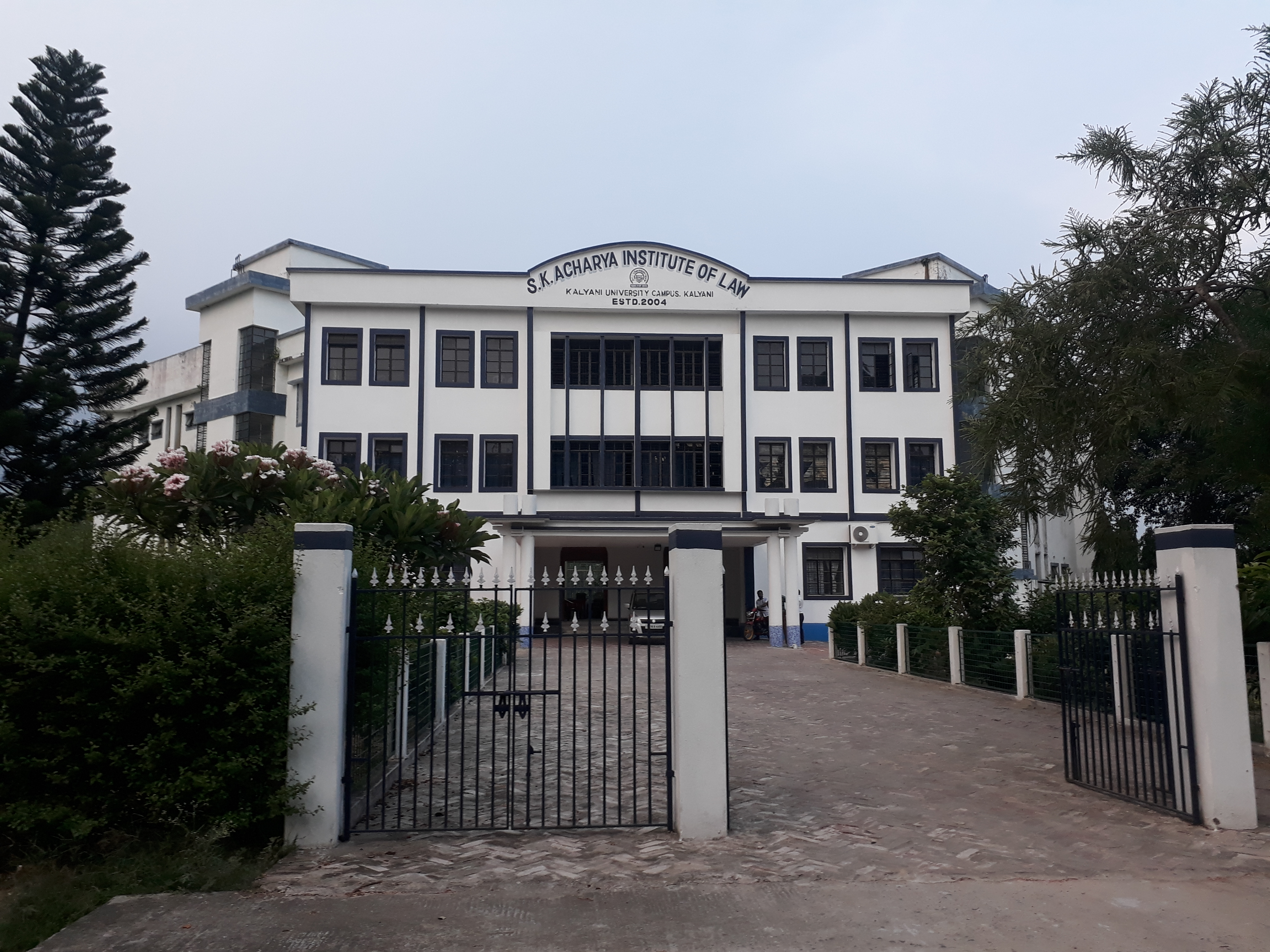 Snehansu Kanta Acharya Law College and University campus 03.jpg