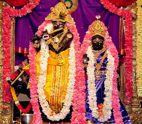 Shree Radha Krishna Ashta Shakthi Mandir at Parashakthi Temple, Pontiac, USA