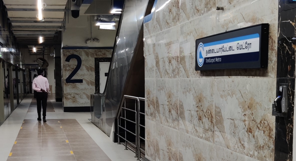 Tondiarpet metro station.jpg
