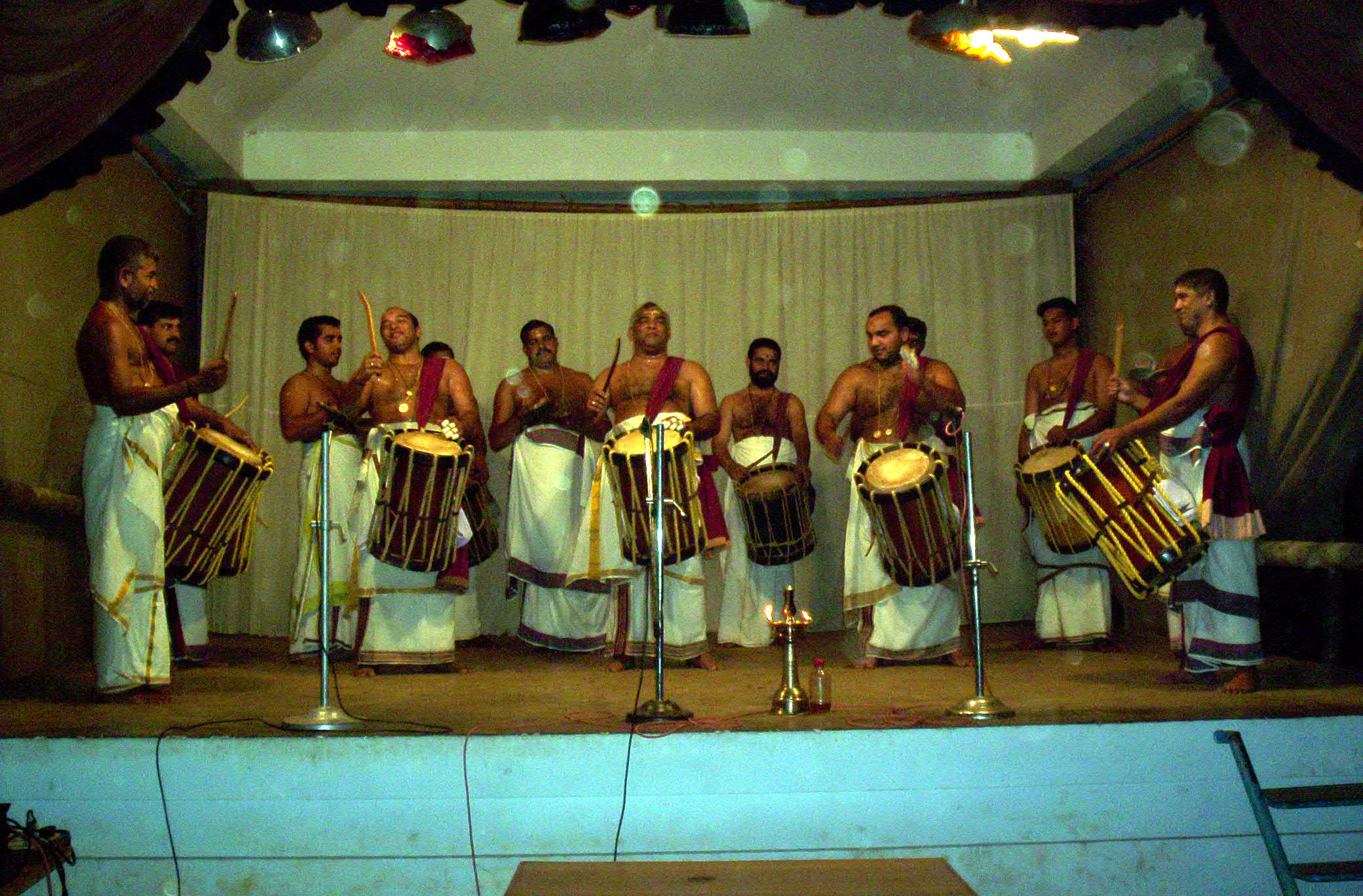 Tripple thayampaka by Mattanur Sankarankutty and his sons