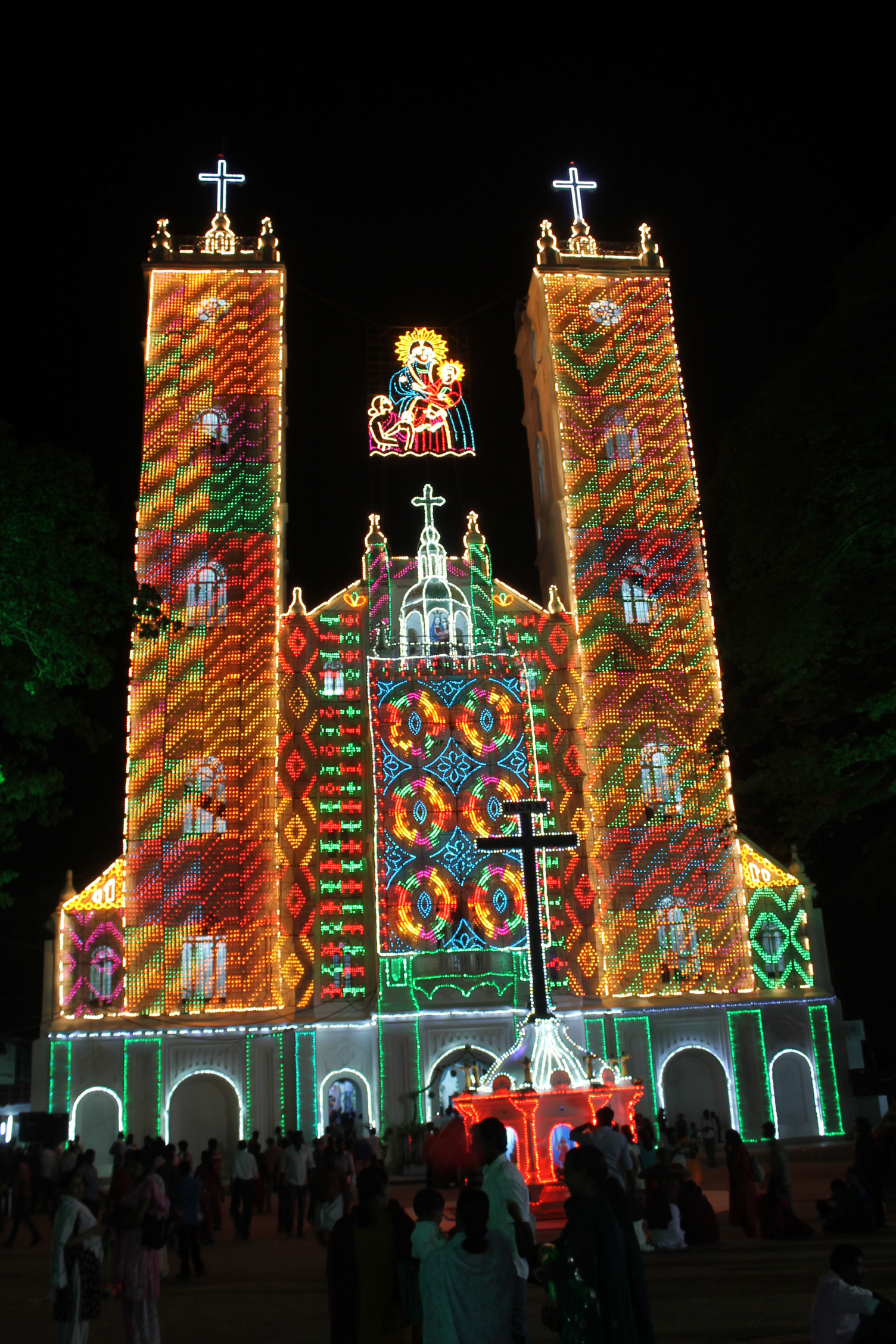Vallarpadam Church lighted up for the Feast