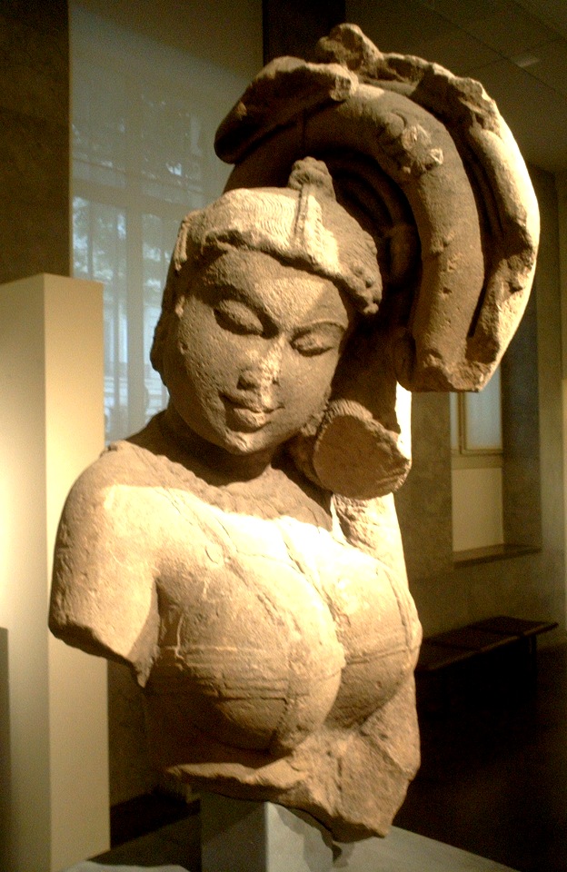 A yakshin, 10th century, Mathura, India. Guimet Museum.